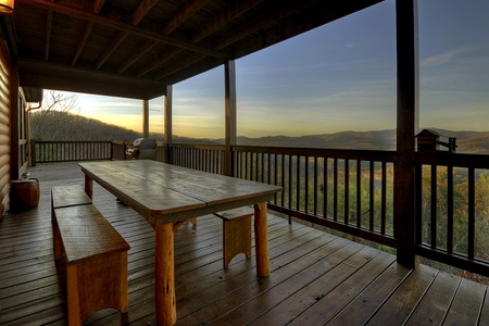 Bearcat Lodge- Outdoor  table and chairs on the deck