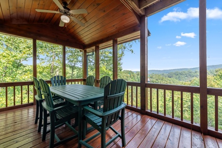 Choctaw Ridge - Back Deck Dining Area