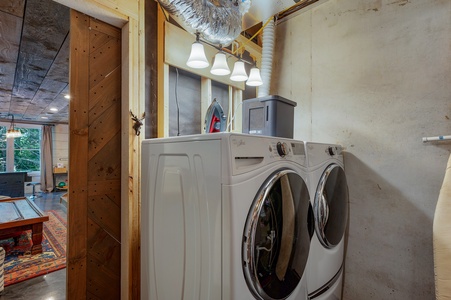Bentley's Retreat - Lower Level Laundry Room
