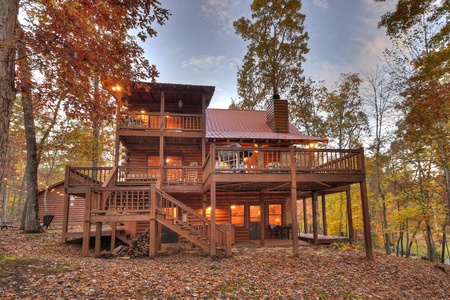 Blue Lake Cabin - Ample Deck Space