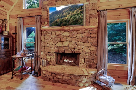 Bentley's Retreat - Living Room Fireplace