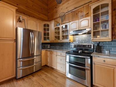 Medley Sunset Cove- Kitchen view with appliances
