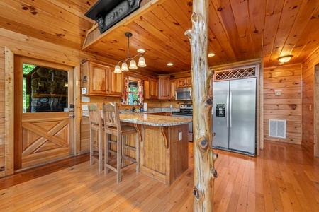 Mountain High Lodge - Front Entrance Kitchen Area