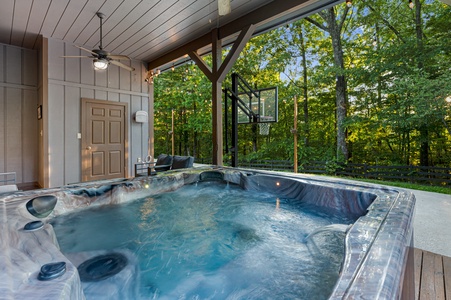 Moonlight Retreat - Covered Hot Tub