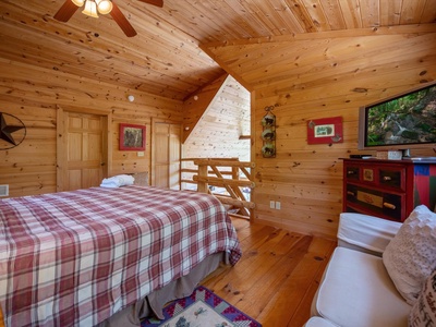 Hillside Hideaway - Upper Level Loft King Bedroom