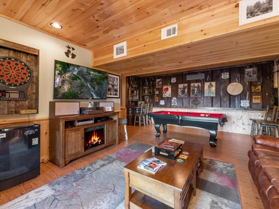 Soaring Hawk Lodge - Lower Level Entertainment Room