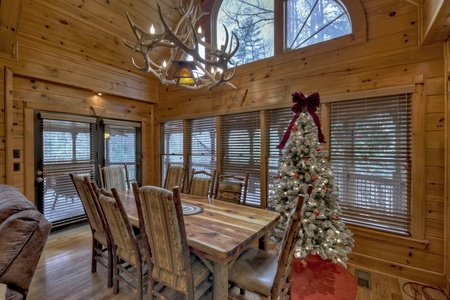 Deer Watch Lodge- Dining Area (decorated for Christmas)