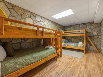 Sunrise on the Ridge - Lower-Level Bunk Bedroom