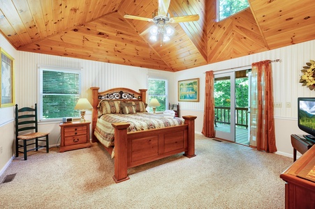 Awesome Retreat- Entry level master bedroom with deck access