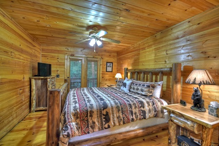 Ole Bear Paw Cabin - Entry Level King Suite