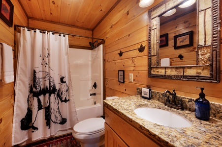 Feather Ridge - Entry Level Shared Bathroom