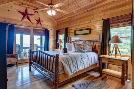 Sky Ridge - Upper Level Master King Bedroom