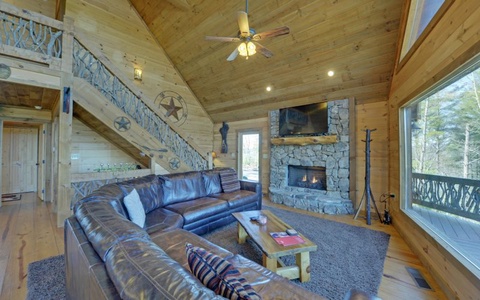 Majestic View - Family Room and Fireplace