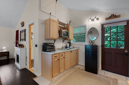 Millstone Haven - Studio Apartment Kitchenette