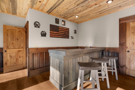 The Peaceful Meadow Cabin- Lower Level Wet Bar