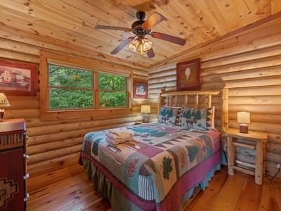 Hillside Hideaway - Entry Level 2nd Queen Bedroom