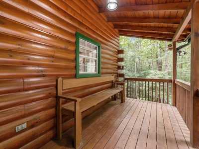 Lazy Bear Cove- Front porch deck