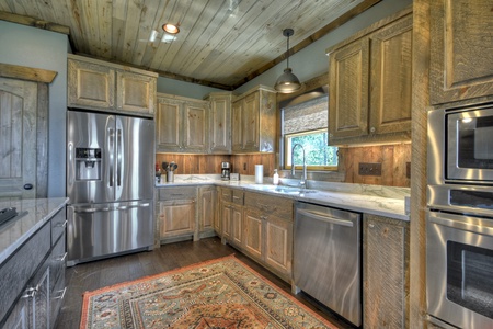 New Heights- Fully equipped kitchen with lots of cabinet space