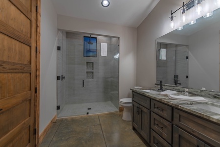 Cohutta Mountain Retreat- Queen Bathroom with walk in shower