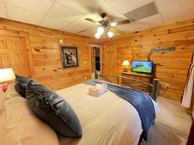 Bear Creek:  Lower-level Guest Bedroom