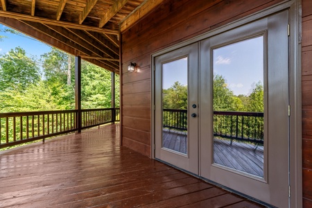 Mountain High Lodge - Lower Level Deck