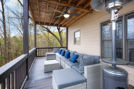 Scenic Ridge - Entry Level Deck Seating