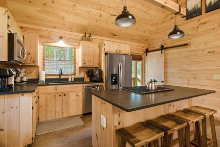 BeauJax Cabin - Fully Equipped Kitchen