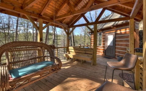 Misty Mountain Treehouse - Outdoor Seating Area