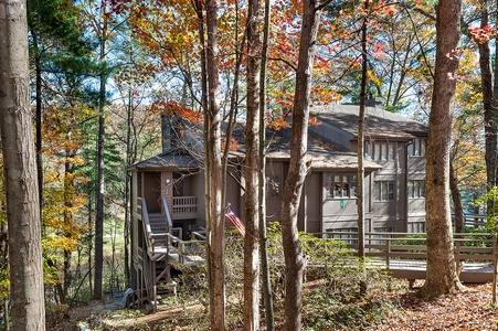 Chickadee's Lake Lookout - Exterior