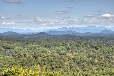 Grand Bluff Retreat- Long range mountain views