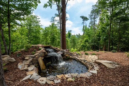 Three Loves Cabin - Waterfall Pond, Stays on Year-Round