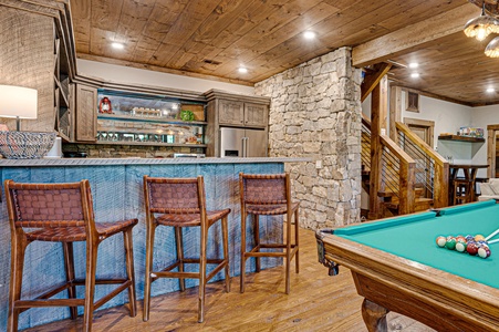 Copperline Lodge - Lower Level Open Entertaining Area