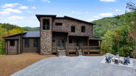 Vacay Chalet - Front View of Cabin