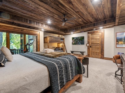 River Joy Lodge- Lower Level King Bedroom with Bunkbeds