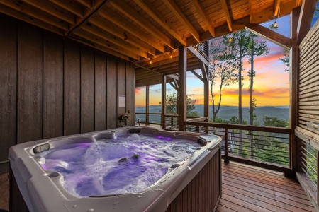 Daybreak Ridge - Hot Tub at Dusk