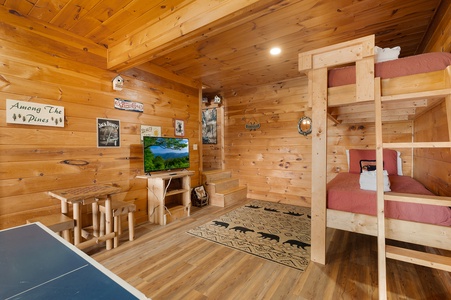 Pinecrest Lodge - Lower Level Twin Bunk