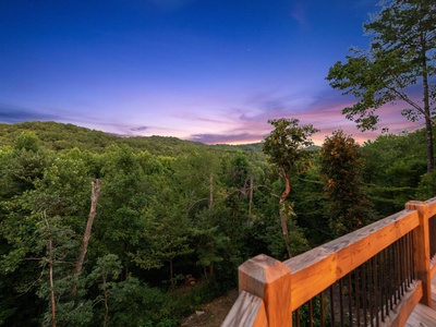 Whisky Creek Retreat- Entry way deck view