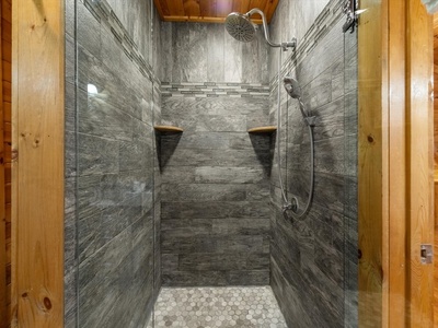 Sunrise on the Ridge - Primary Suite Deluxe Shower
