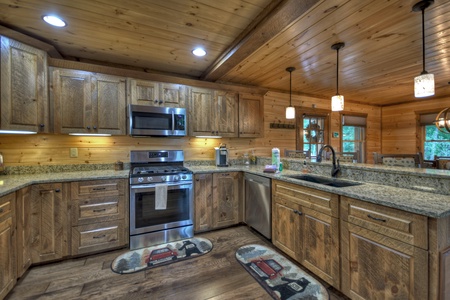 Deer Trails Cabin - Kitchen with Gas Range