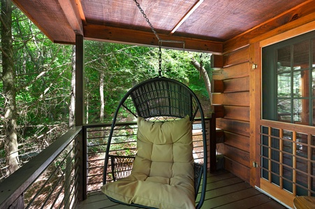 Melody Creek Cabin - Deck Lounge Hanging Egg Chair