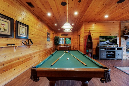 Moonlight Lodge - Regulation Size Pool Table