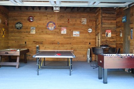 Misty Trail Lakehouse - Garage Game Room Table Tennis