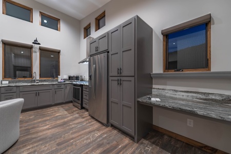 Cohutta Mountain Retreat- Full kitchen in the garage suite