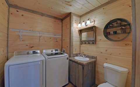 Wood Haven Retreat - Laundry Area
