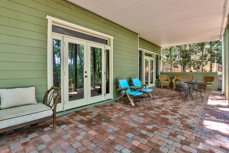 Elk Horn - Patio Seating