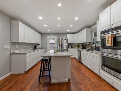 The River House - Kitchen