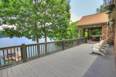 Blue Ridge Lakeside Chateau - Entry Level Deck