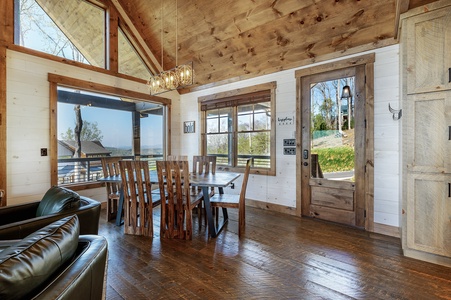 Mountain Air - Dining Area