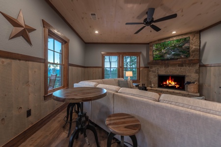 Southern Star- Lower level living area with snack table and chairs