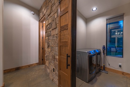 Cohutta Mountain Retreat- Main laundry room